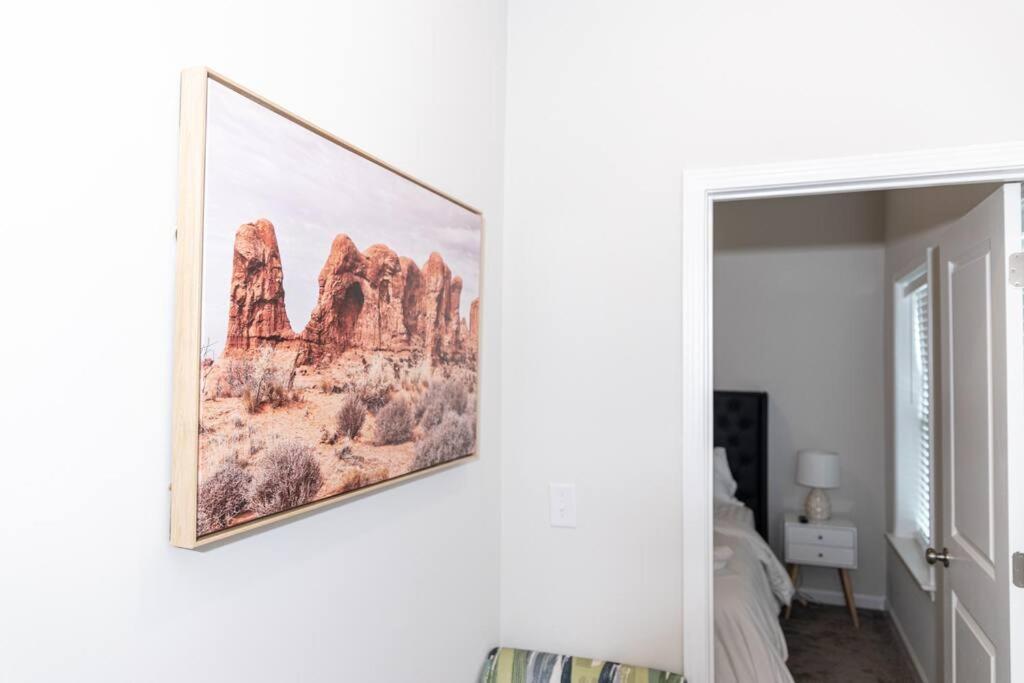 New Spacious 3 Bedroom Suite Garage Parking Free Wi-Fi Office Space And Patio View Duluth Buitenkant foto